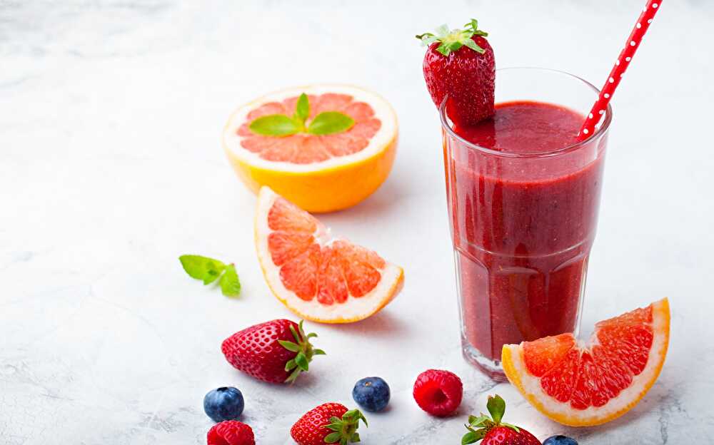 image Smoothie pamplemousse rose, fruits rouges