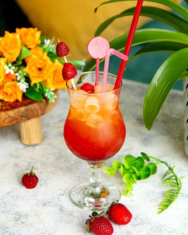 image Cocktail Tropical Fraise-Litchi avec ou sans alcool
