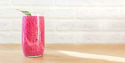 Recette de smoothie détox aux fruits rouges et lait d'amande