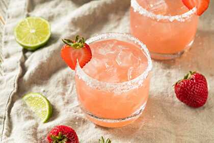 Margarita à la Fraise Givrée et Menthe Fraîche