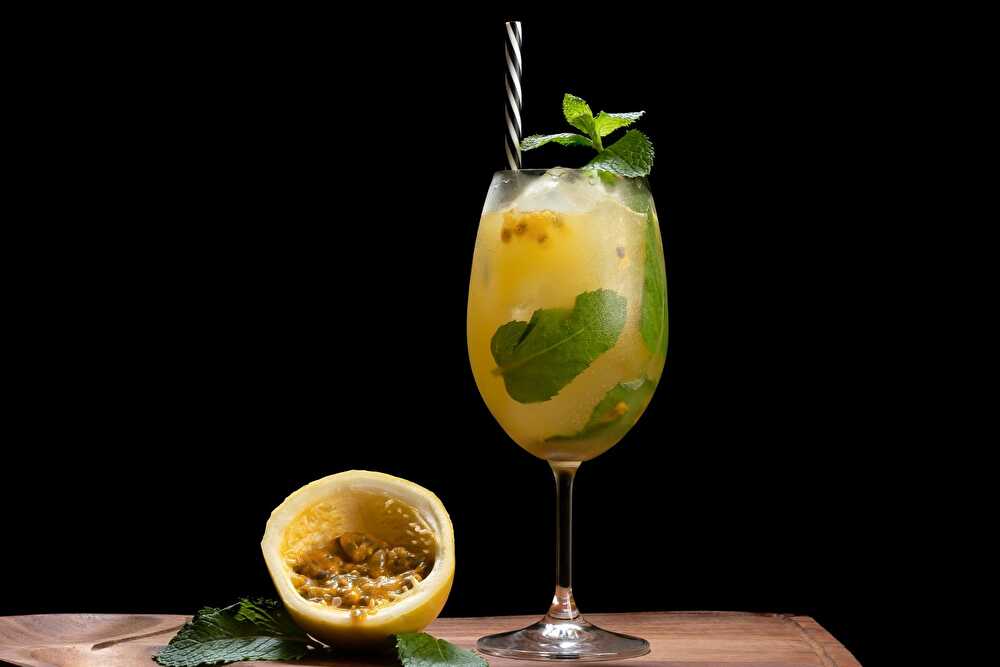 image Cocktail Tropical au Rhum et aux Fruits